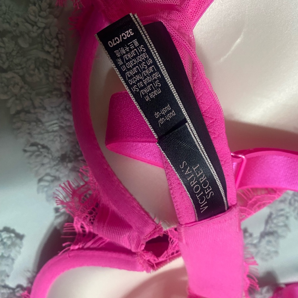 Victoria's Secret Very Sexy Push Up Pink Rhinestone Heart Strap Lace Bra - Picture 4 of 4